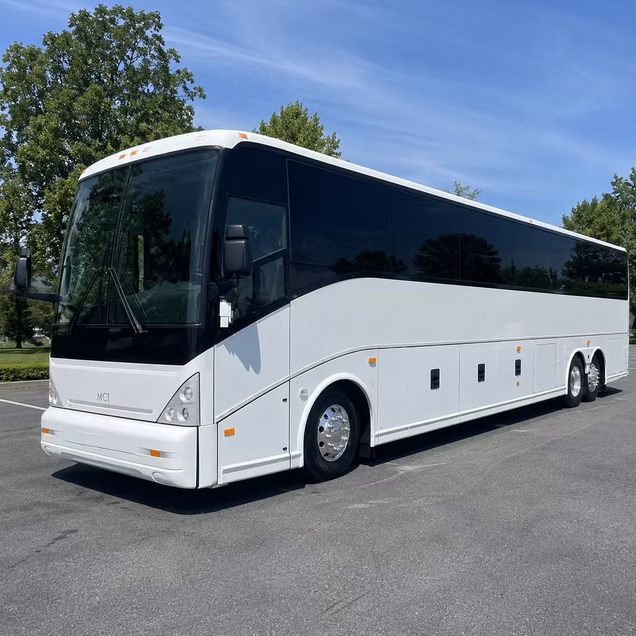 a charter bus to ameris bank amphitheatre or other regional concert venues