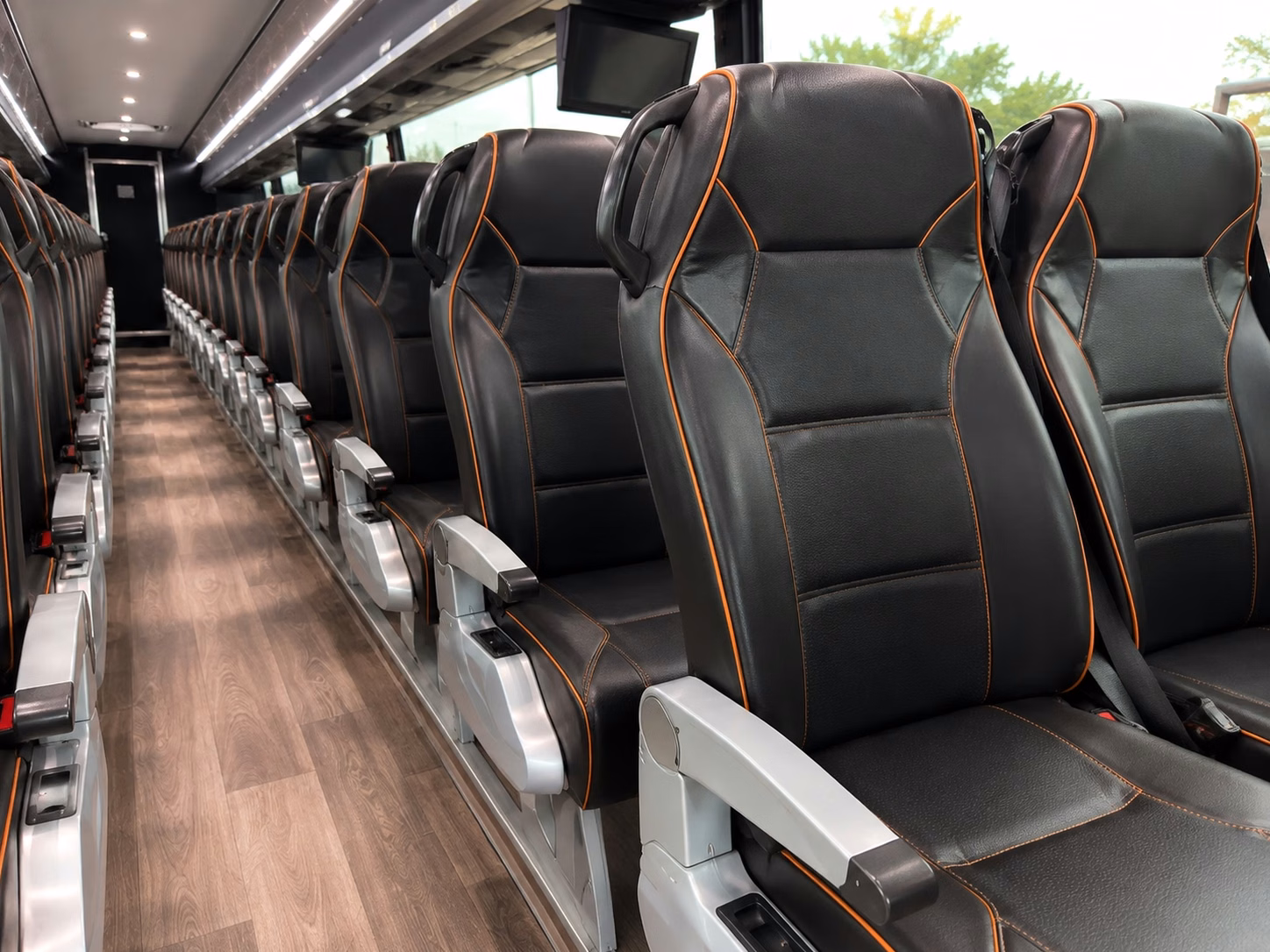 charter bus rentals in valdosta for large prom groups and school organized transportation