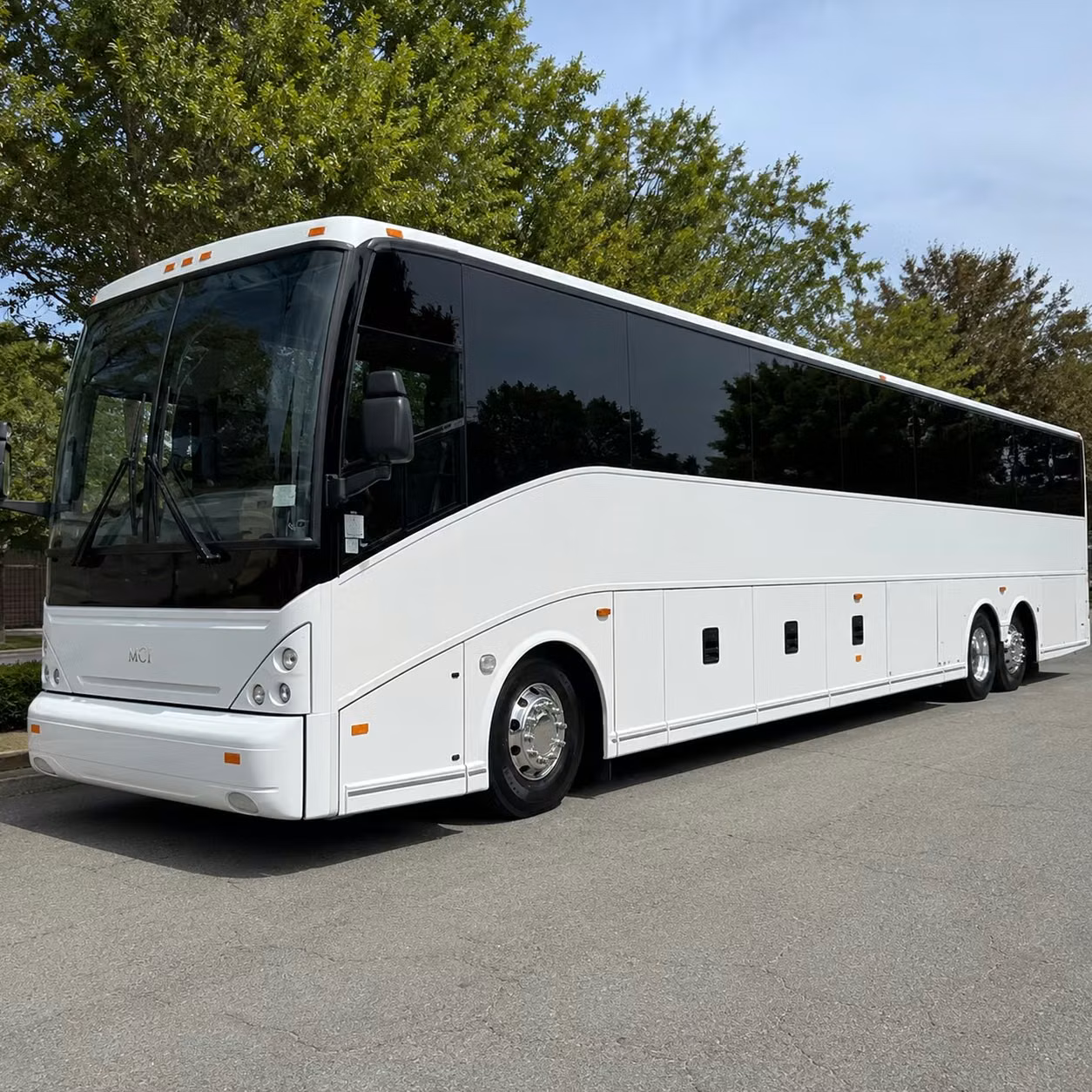 shuttle groups between valdosta regional airport and hotels venues and beyond